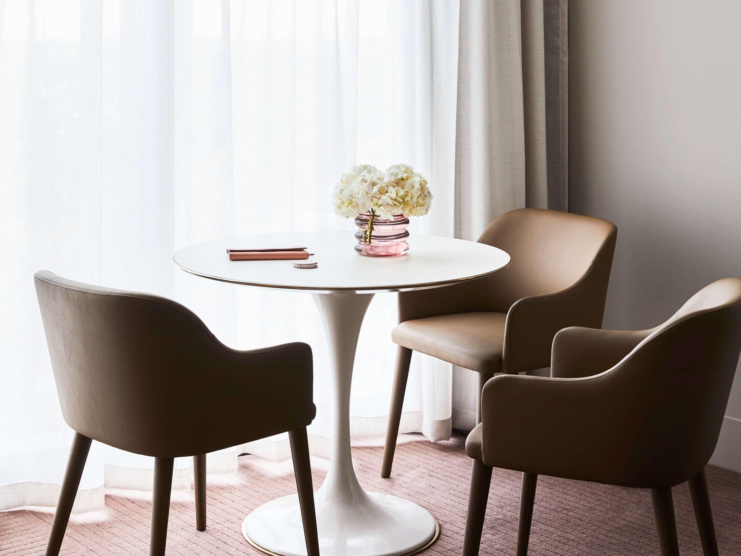 Hotel Chadstone Melbourne Mgallery Collection Екстер'єр фото A tulip table