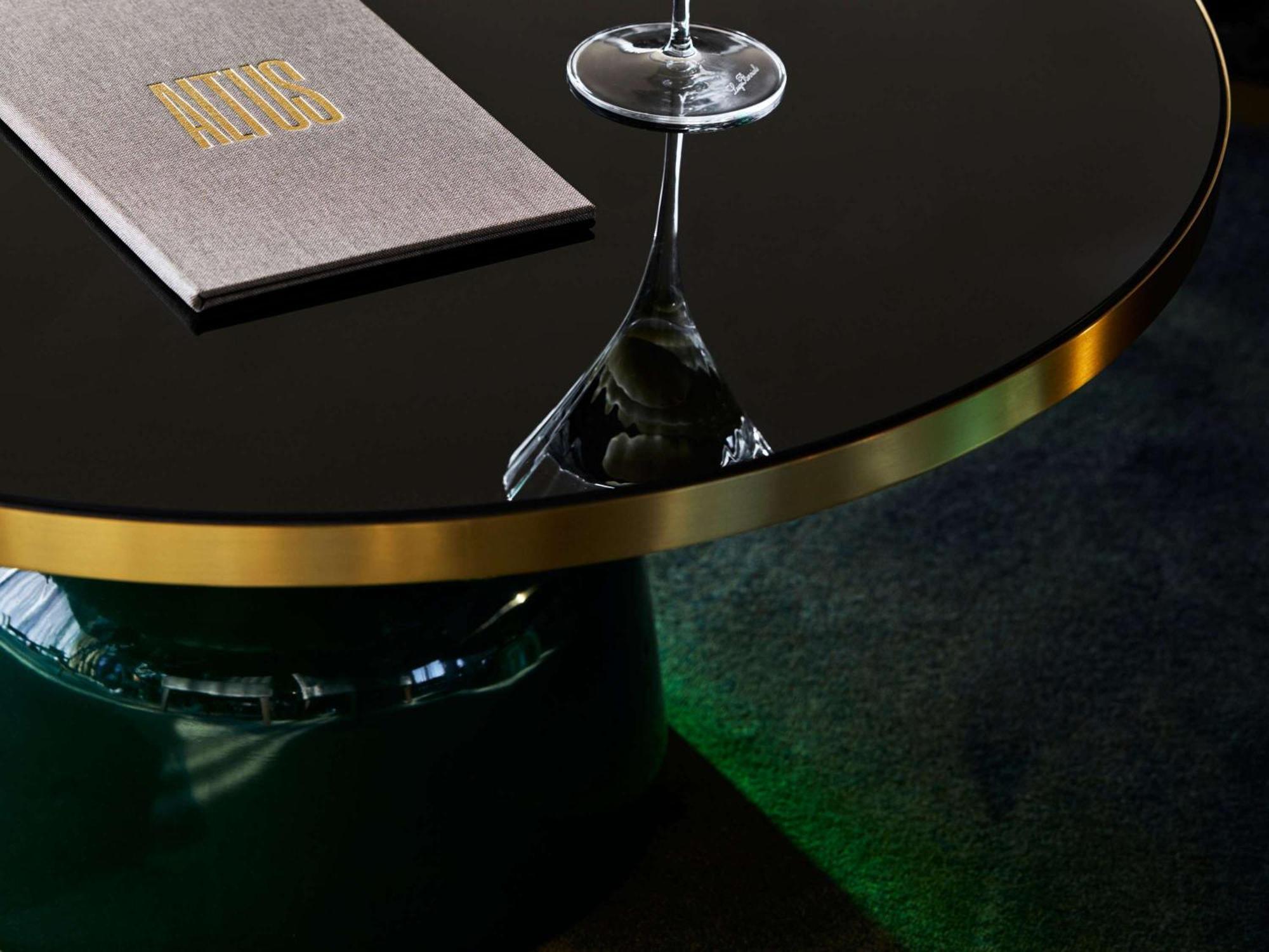 Hotel Chadstone Melbourne Mgallery Collection Екстер'єр фото A table at the bar
