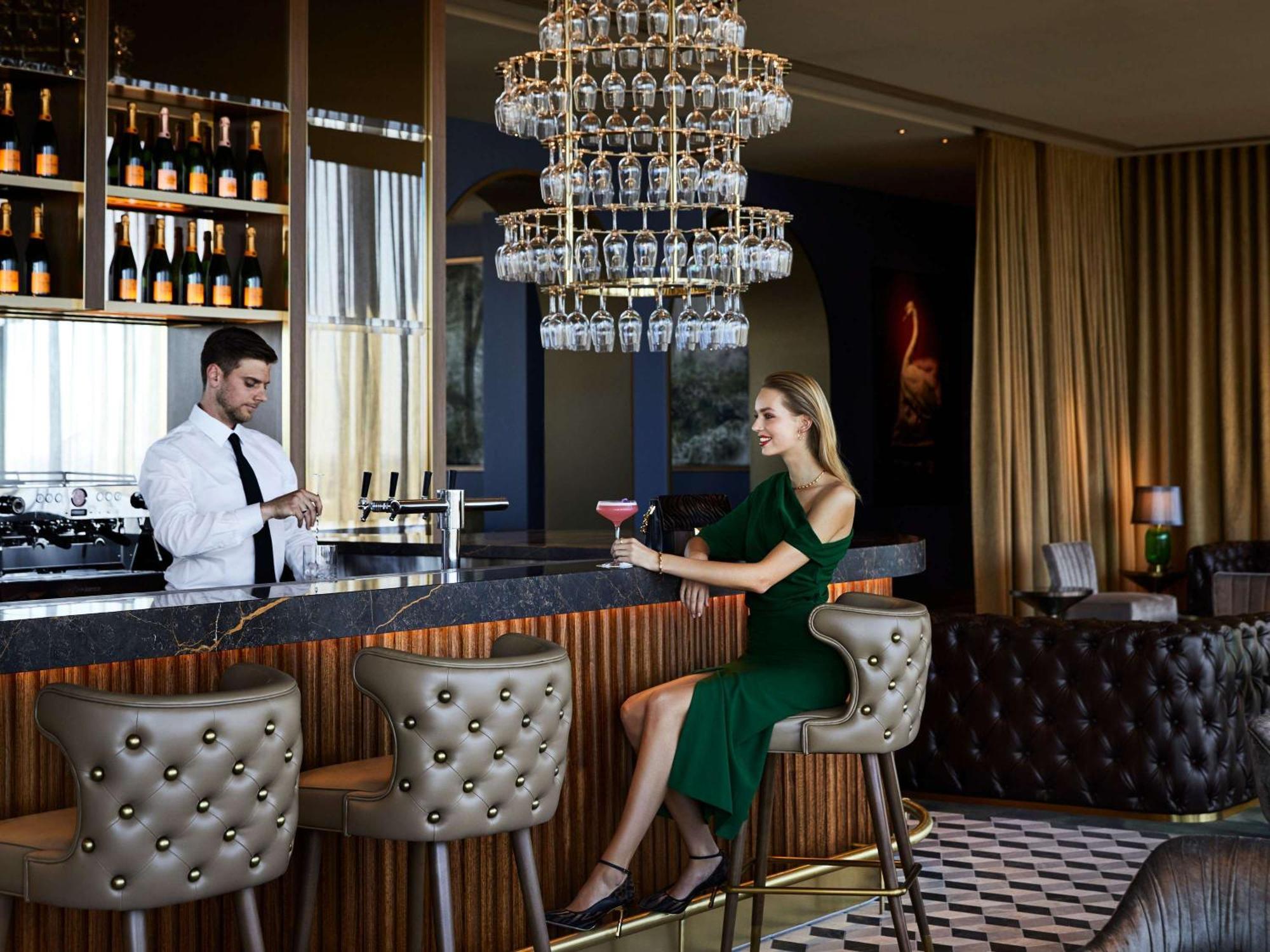 Hotel Chadstone Melbourne Mgallery Collection Екстер'єр фото The bar at the 101 lounge