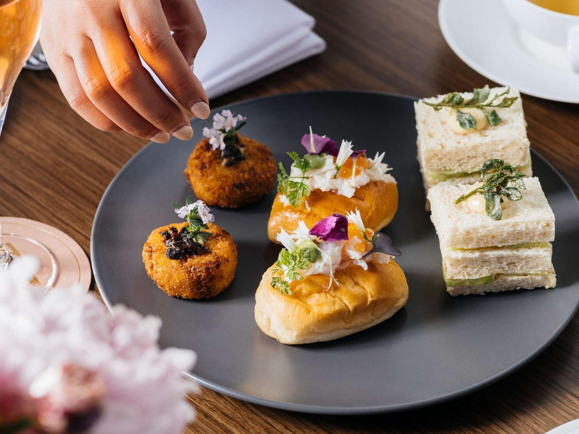 Hotel Chadstone Melbourne Mgallery Collection Екстер'єр фото Afternoon tea at the Mandarin Oriental, Tokyo
